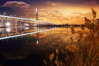New Champlain Bridge in Montreal City at Night - stock photos and royalty-free images